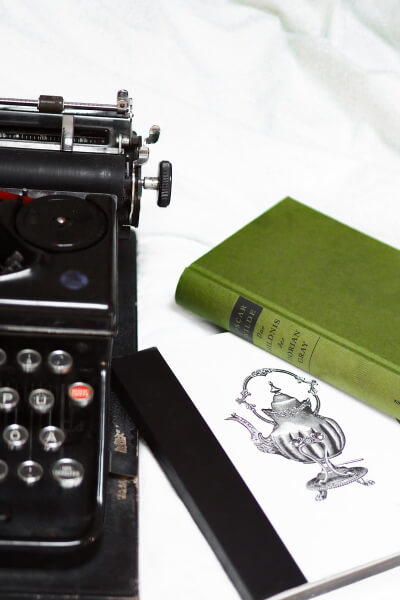 À propos de l'auteur Author Book Store Biography Img 1